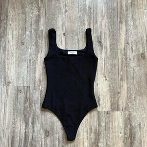 Aritzia Babaton Contour Tank Bodysuit